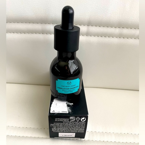 NIB The Body Shop New Himalayan Charcoal Skin Clarifying Night Peel 30 ml - Picture 4 of 4